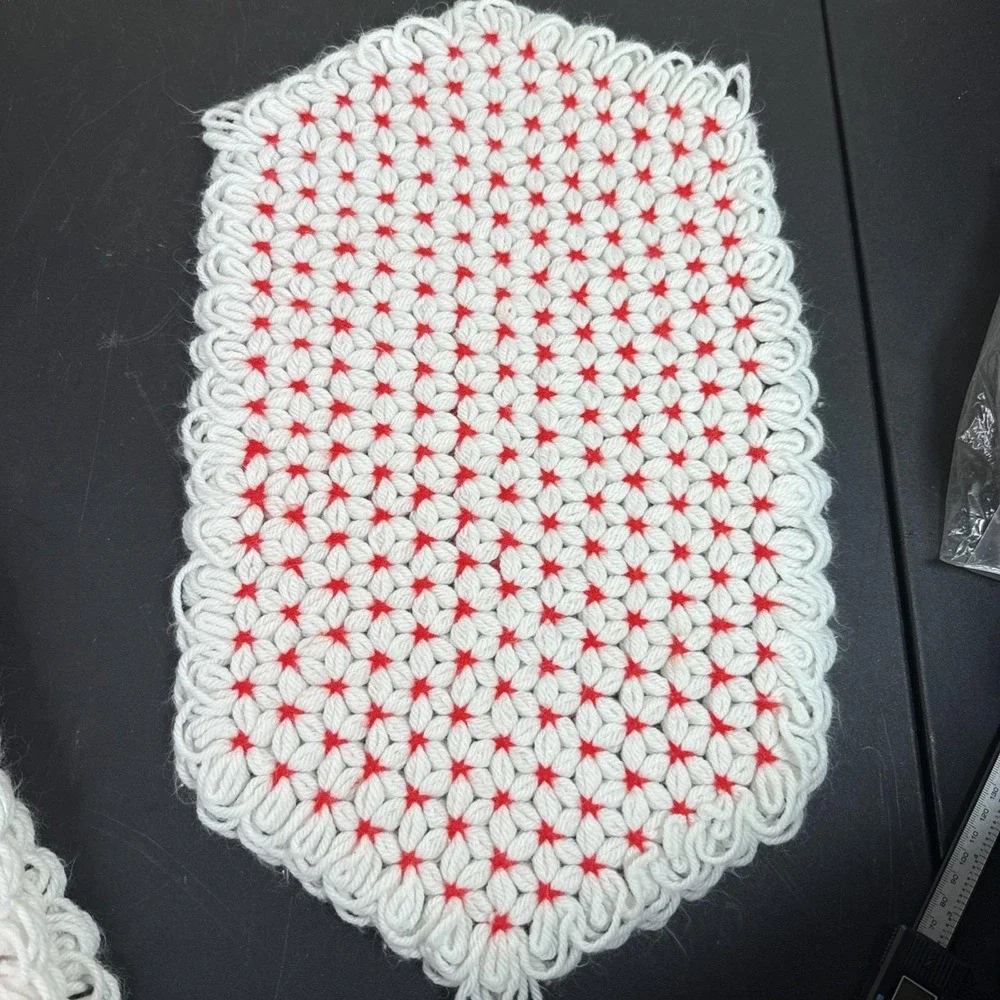 Vintage Hand-Crocheted‎ Placemats Set of 4 Red & White Oval 18